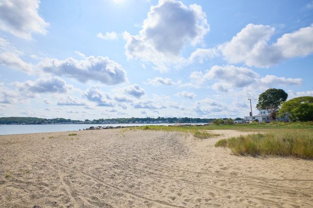 10 Prescott Ter, Quincy, MA 02169