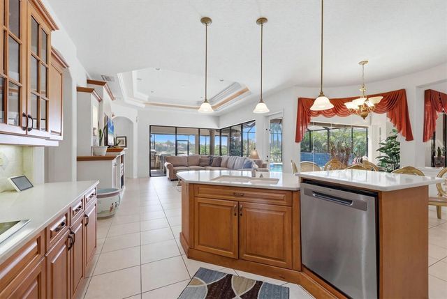 815 TROPEZ LANE, Venice, FL 34292