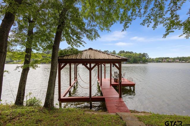 608 Hideaway Ln E, Hideaway, TX 75771