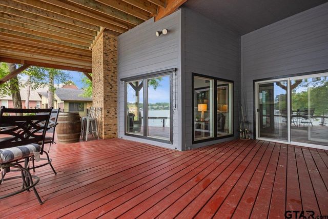608 Hideaway Ln E, Hideaway, TX 75771