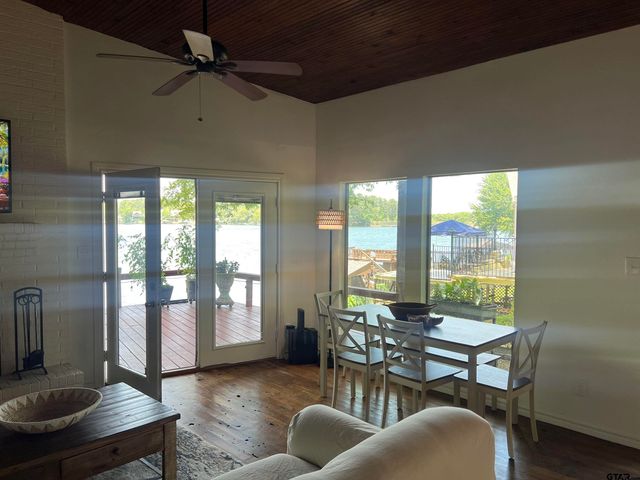 608 Hideaway Ln E, Hideaway, TX 75771