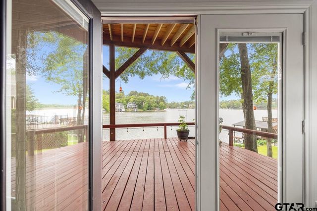 608 Hideaway Ln E, Hideaway, TX 75771