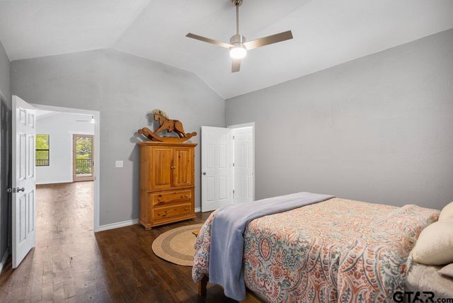 608 Hideaway Ln E, Hideaway, TX 75771