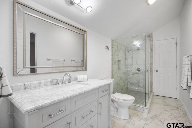 608 Hideaway Ln E, Hideaway, TX 75771