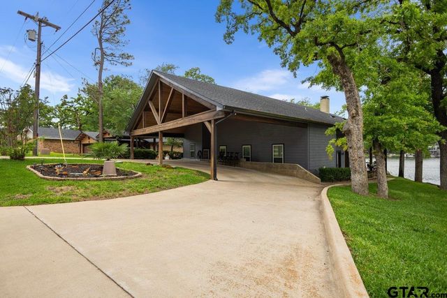 608 Hideaway Ln E, Hideaway, TX 75771