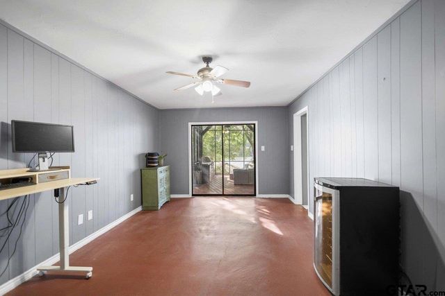 608 Hideaway Ln E, Hideaway, TX 75771