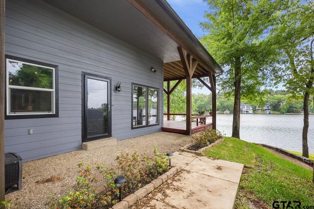 608 Hideaway Ln E, Hideaway, TX 75771