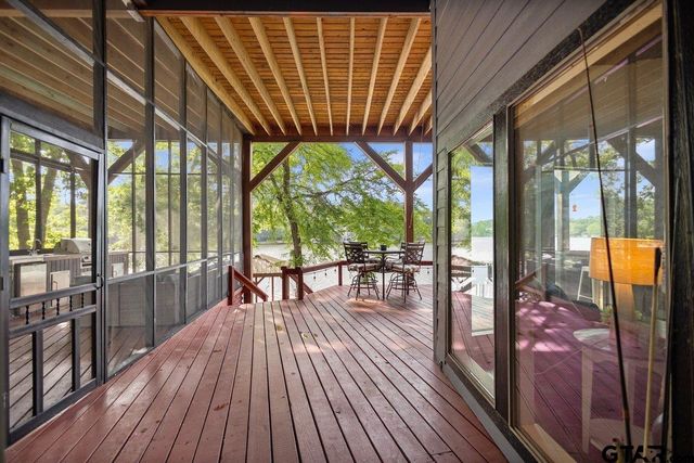 608 Hideaway Ln E, Hideaway, TX 75771