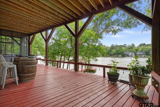 608 Hideaway Ln E, Hideaway, TX 75771