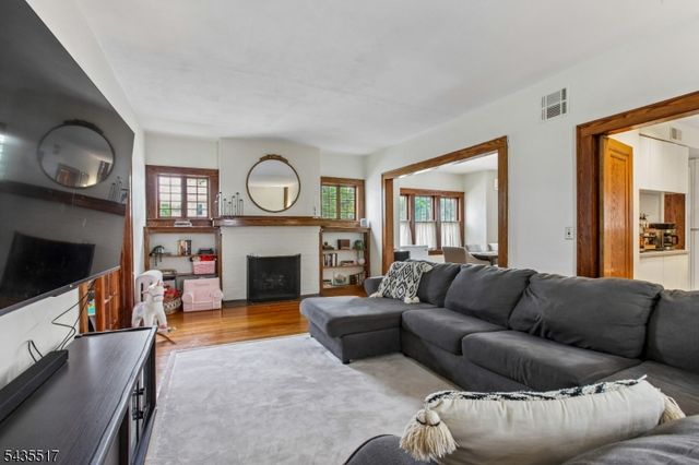 931 Pierpont St, Rahway City, NJ 07065