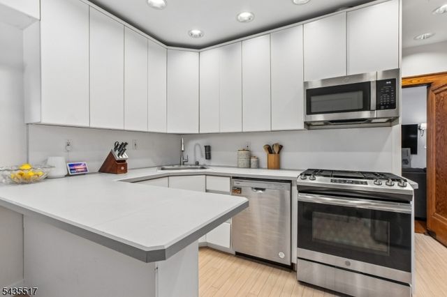 931 Pierpont St, Rahway City, NJ 07065