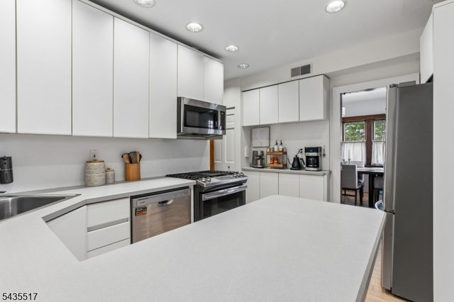 931 Pierpont St, Rahway City, NJ 07065