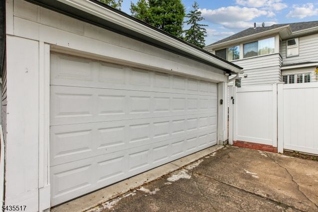 931 Pierpont St, Rahway City, NJ 07065