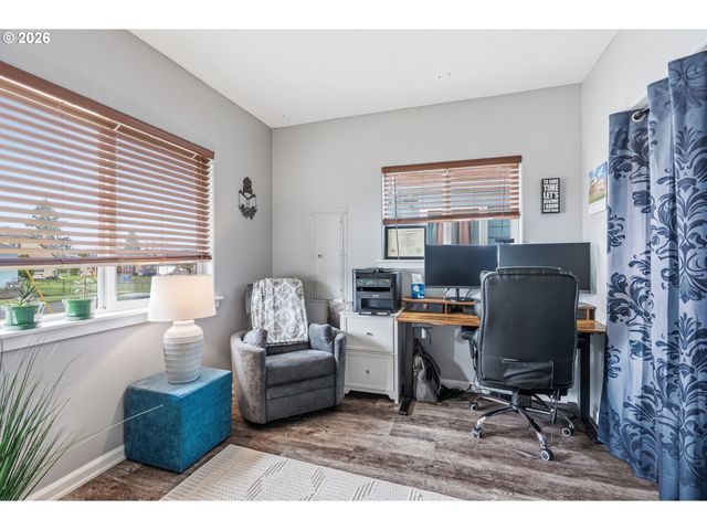 705 COWLITZ Way, Kelso, WA 98626