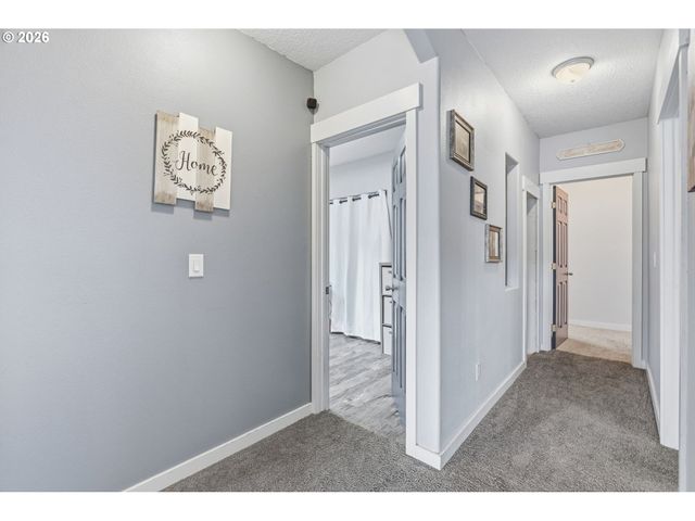 705 COWLITZ Way, Kelso, WA 98626