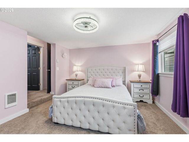 705 COWLITZ Way, Kelso, WA 98626