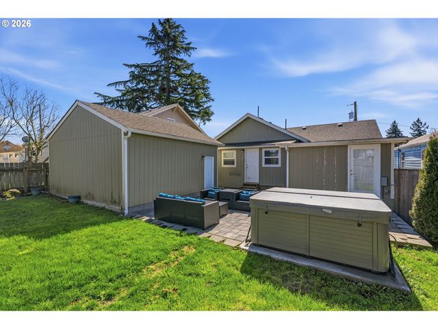 705 COWLITZ Way, Kelso, WA 98626