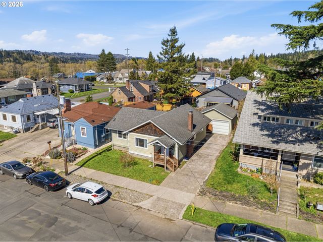 705 COWLITZ Way, Kelso, WA 98626