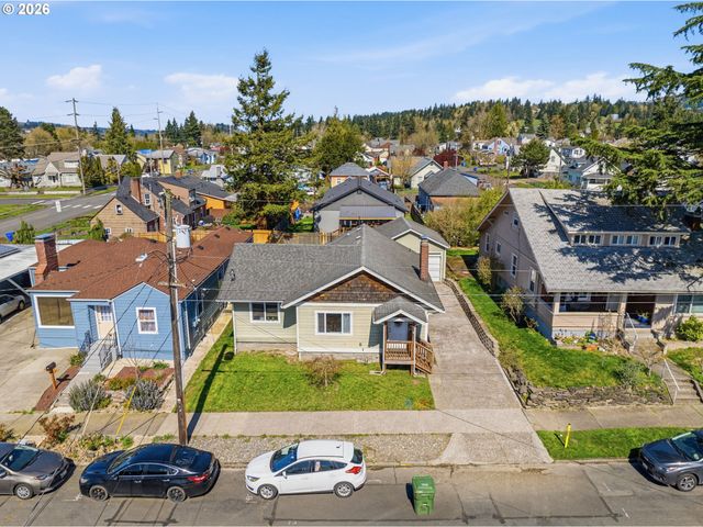 705 COWLITZ Way, Kelso, WA 98626