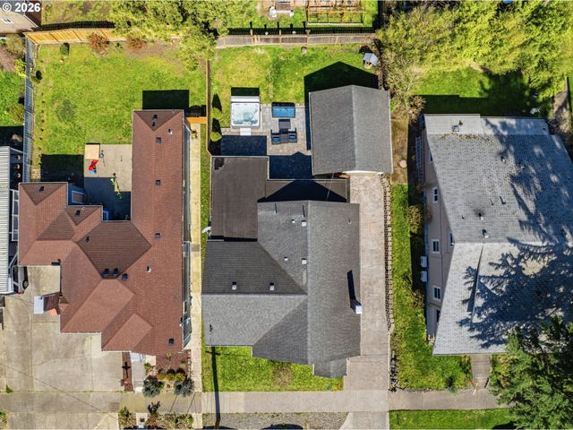 705 COWLITZ Way, Kelso, WA 98626