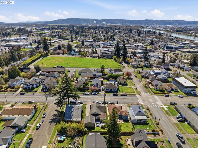 705 COWLITZ Way, Kelso, WA 98626