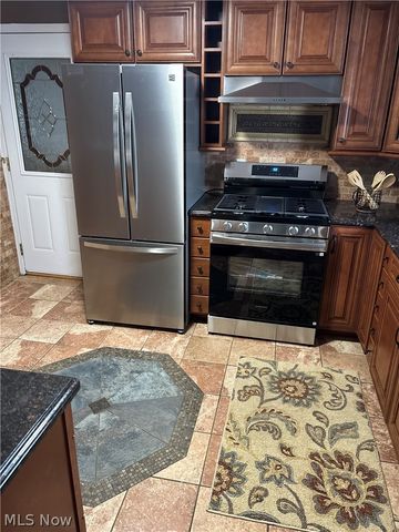 3713 Easton Road, Norton, OH 44203