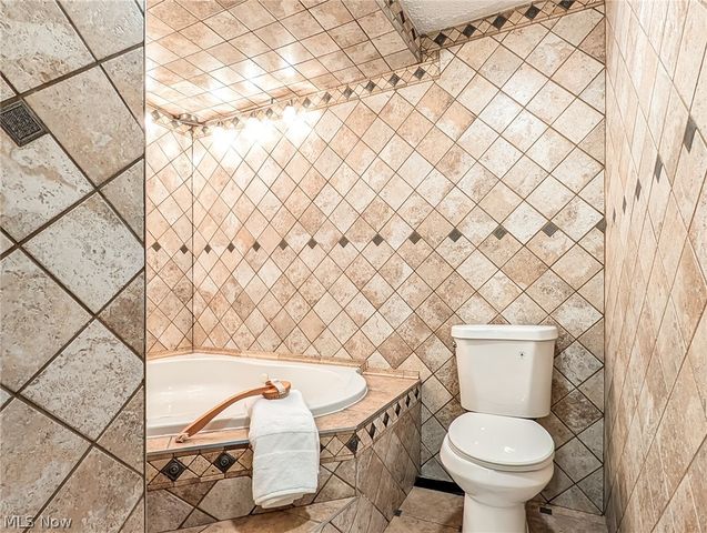 3713 Easton Road, Norton, OH 44203