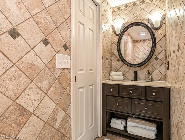 3713 Easton Road, Norton, OH 44203