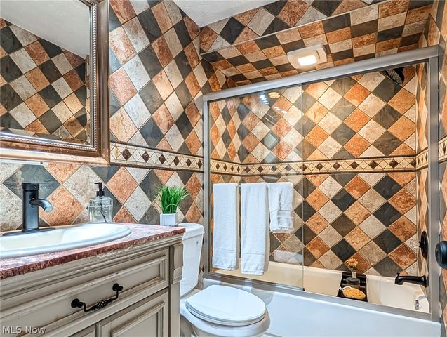 3713 Easton Road, Norton, OH 44203