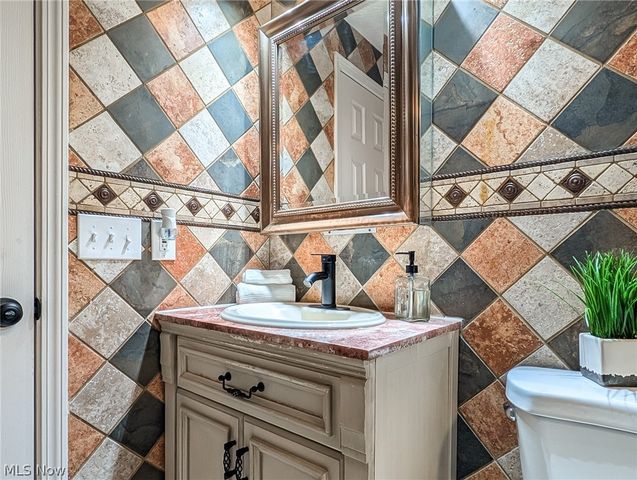 3713 Easton Road, Norton, OH 44203