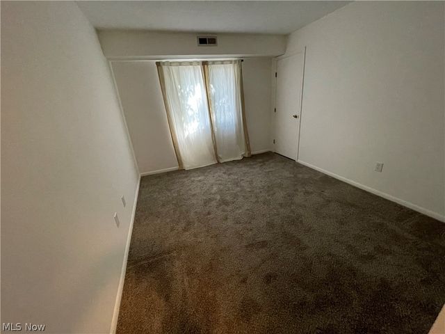 7087 VILLAGE Drive, Mentor, OH 44060