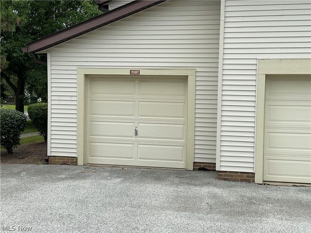 7087 VILLAGE Drive, Mentor, OH 44060