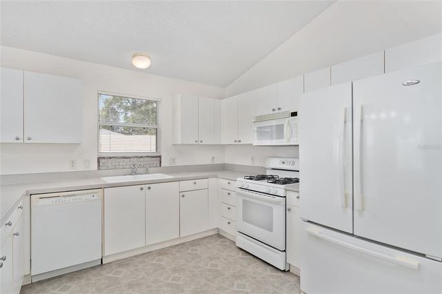 8450 SE 177TH ROLESON LANE, The Villages, FL 32162