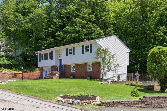 307 Nariticong Ave, Hopatcong Boro, NJ 07843