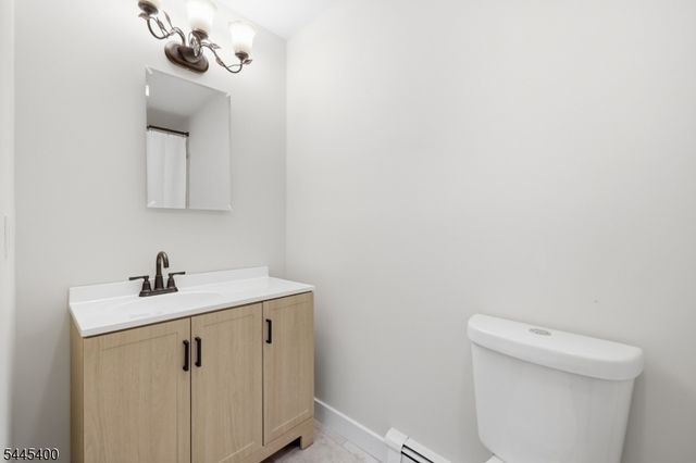 307 Nariticong Ave, Hopatcong Boro, NJ 07843