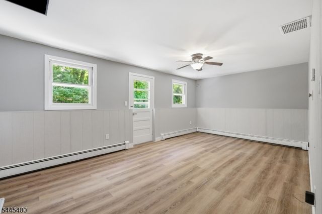307 Nariticong Ave, Hopatcong Boro, NJ 07843