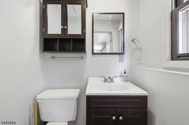 307 Nariticong Ave, Hopatcong Boro, NJ 07843