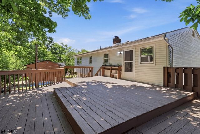 307 Nariticong Ave, Hopatcong Boro, NJ 07843