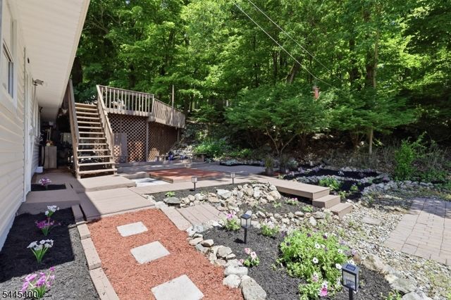 307 Nariticong Ave, Hopatcong Boro, NJ 07843