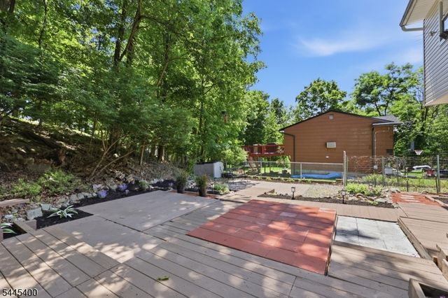 307 Nariticong Ave, Hopatcong Boro, NJ 07843