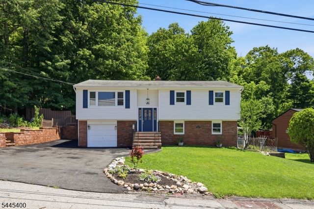 307 Nariticong Ave, Hopatcong Boro, NJ 07843