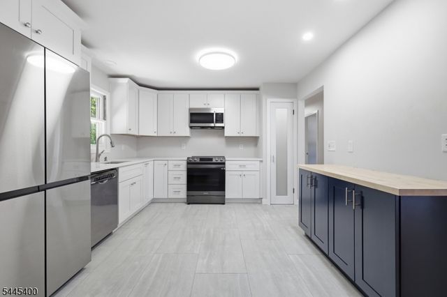 307 Nariticong Ave, Hopatcong Boro, NJ 07843