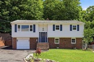 307 Nariticong Ave, Hopatcong Boro, NJ 07843