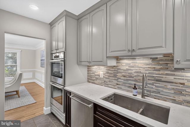 1303 N LYNNBROOK DR N, Arlington, VA 22201