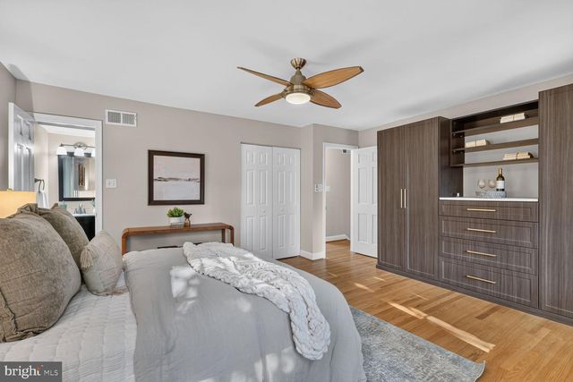 1303 N LYNNBROOK DR N, Arlington, VA 22201