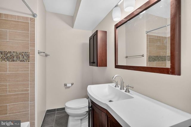 1303 N LYNNBROOK DR N, Arlington, VA 22201