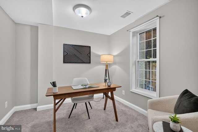 1303 N LYNNBROOK DR N, Arlington, VA 22201