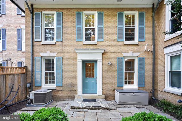 1303 N LYNNBROOK DR N, Arlington, VA 22201