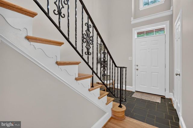 1303 N LYNNBROOK DR N, Arlington, VA 22201
