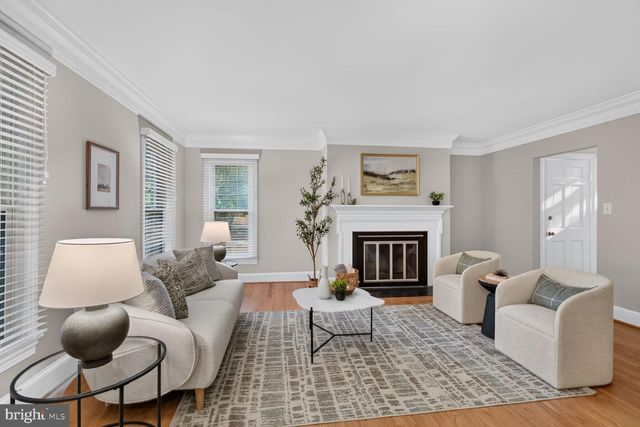1303 N LYNNBROOK DR N, Arlington, VA 22201